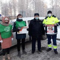 МОЛОДЕЖЬ С СОТРУДНИКАМИ ГОСАВТОИНСПЕКЦИИ ПРОВЕЛИ В ТОБОЛЬСКЕ АКЦИЮ «ТРЕЗВЫЕ РУЛЯТ!»