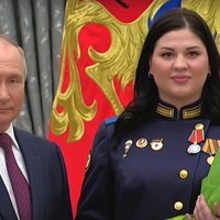 Владимир Путин наградил Кристину Ким медалью Суворова